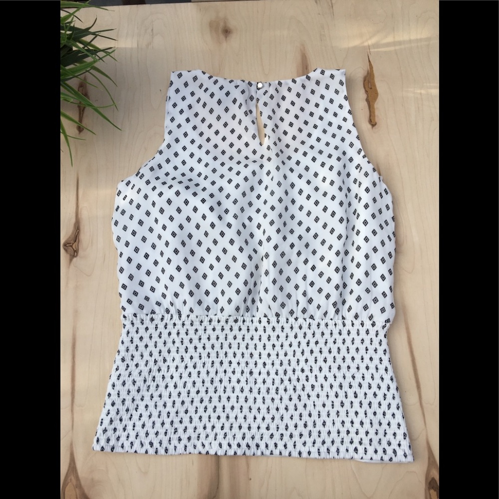 White House Black Market blouse - Picture 5 of 6
